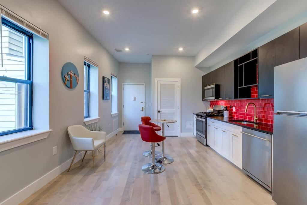Luxury Designer Theme 2Br Apt Near Nyc / Thepath Leilighet Newark Eksteriør bilde