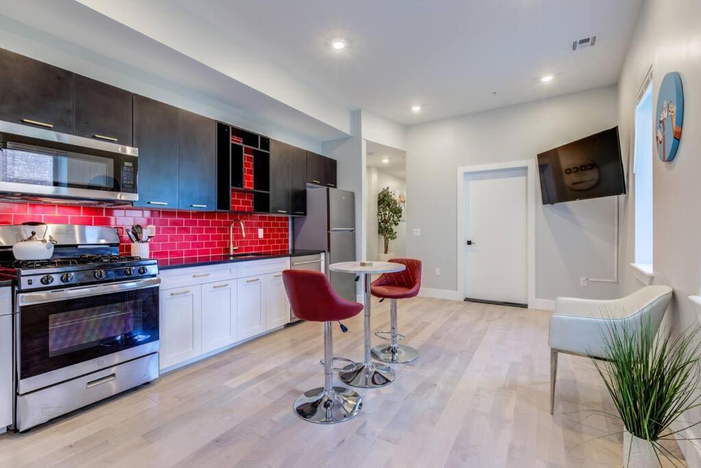 Luxury Designer Theme 2Br Apt Near Nyc / Thepath Leilighet Newark Eksteriør bilde
