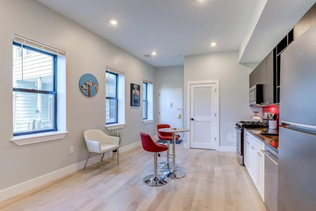 Luxury Designer Theme 2Br Apt Near Nyc / Thepath Leilighet Newark Eksteriør bilde
