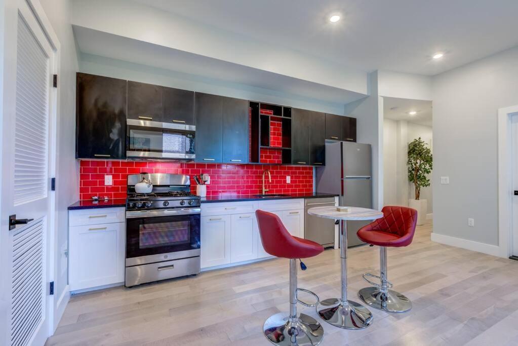 Luxury Designer Theme 2Br Apt Near Nyc / Thepath Leilighet Newark Eksteriør bilde