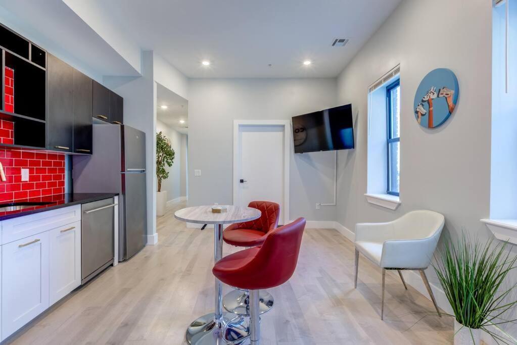 Luxury Designer Theme 2Br Apt Near Nyc / Thepath Leilighet Newark Eksteriør bilde